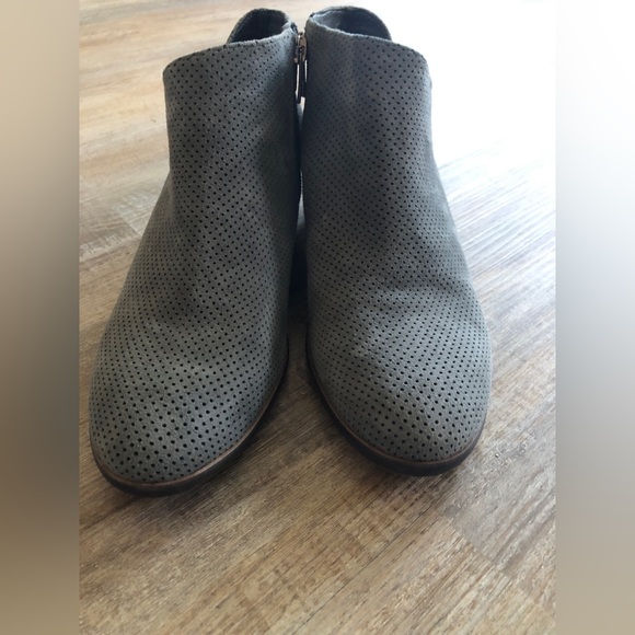 Vince Camuto Gray Boots | Low Cut | Size 8M US - Picture 11 of 13